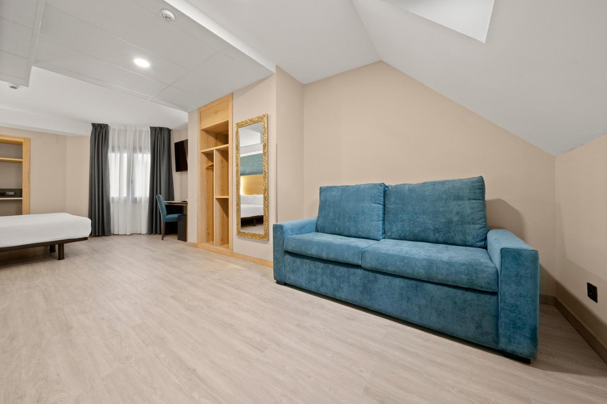 Zentral Ramiro I 4*